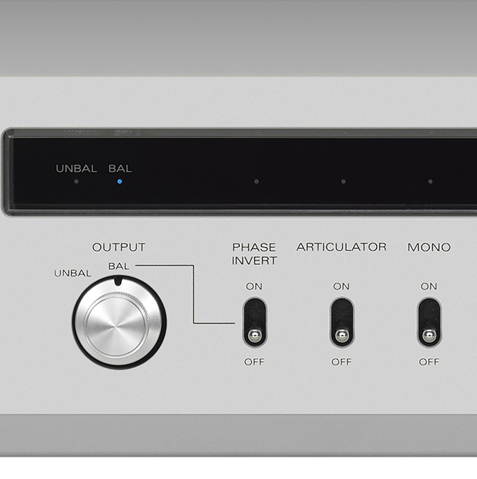 selektory na froncie przedwzmacniacza gramofonowego Luxman E-07