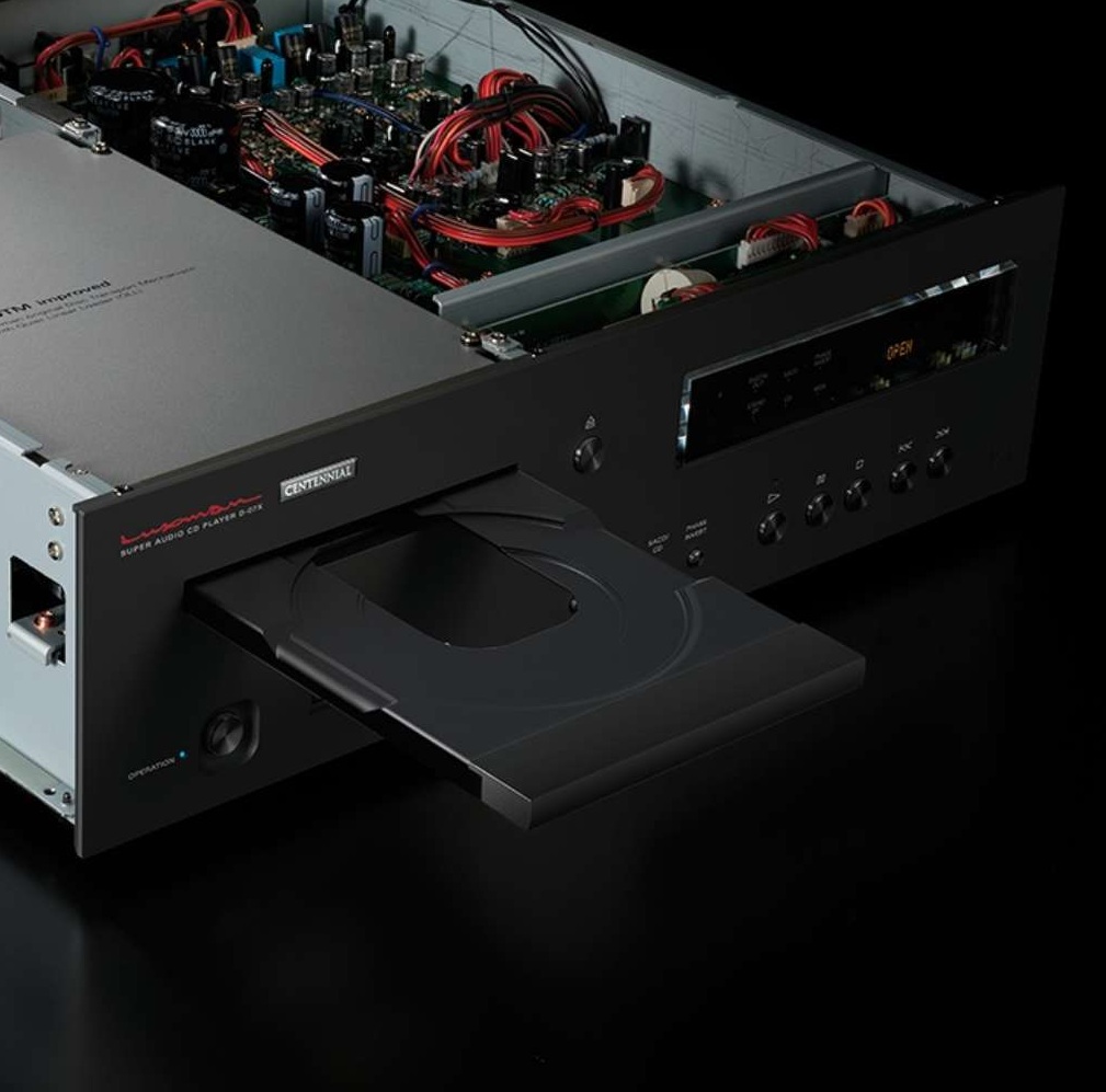 mechanizm-wysuwania-tacki-luxman-d-07x-black-edition front odtwarzacza CD Luxman D-07X Black Edition